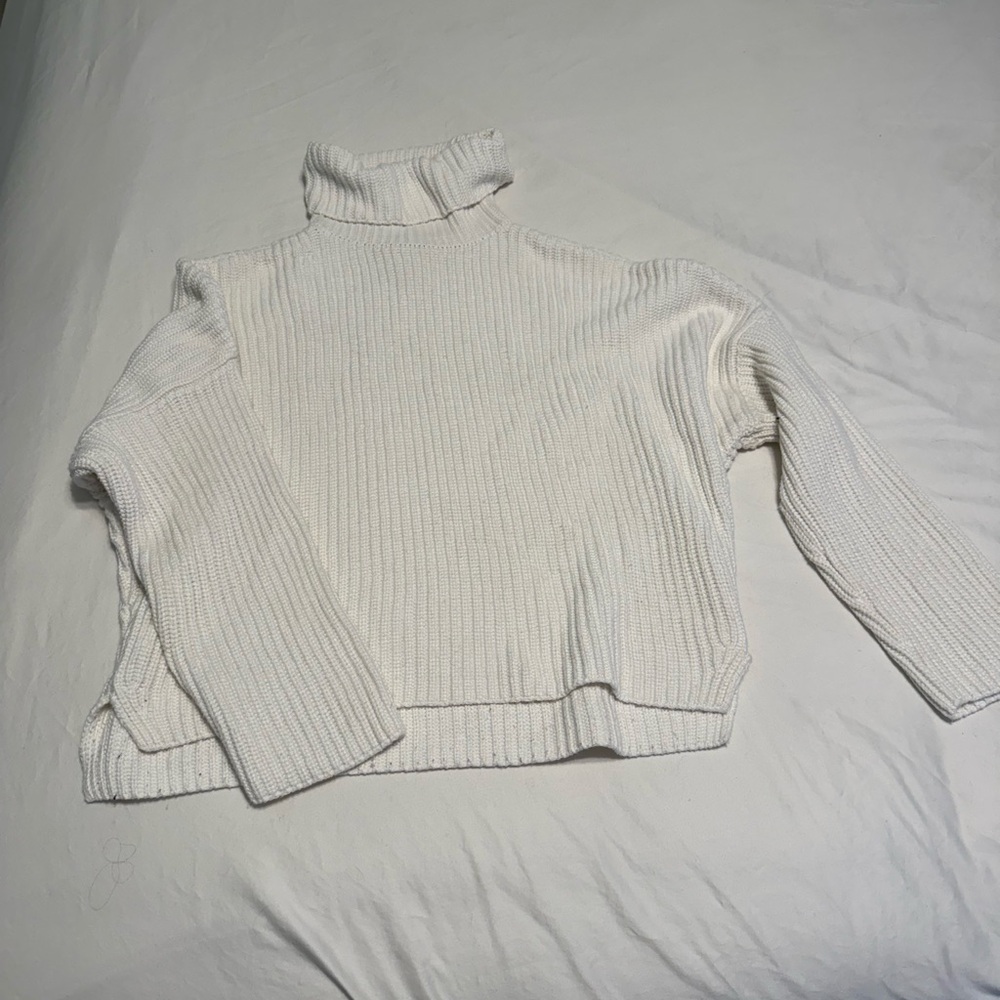 Abercrombie & Fitch white knit turtleneck sweater size L